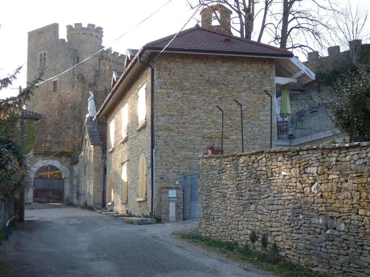 La Cour De Cremieu Apartment France