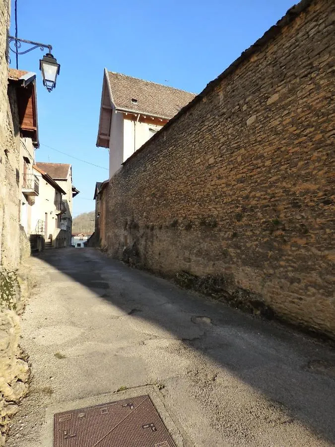 La Cour De Cremieu Apartment