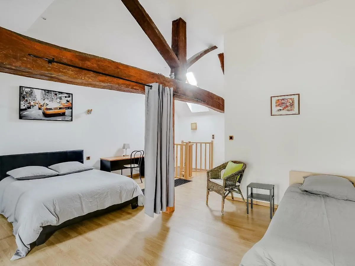 La Cour De Cremieu Apartment